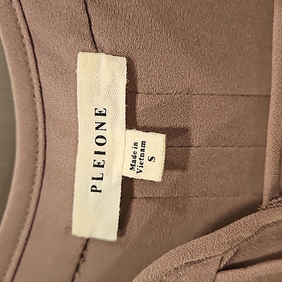 💕PLEIONE💕 Sleeveless Blouse with Pleating Detail ~ Taupe Small - Picture 6 of 8